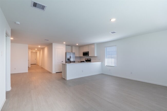 Building Photo - 6435 Begonia Trellis Dr