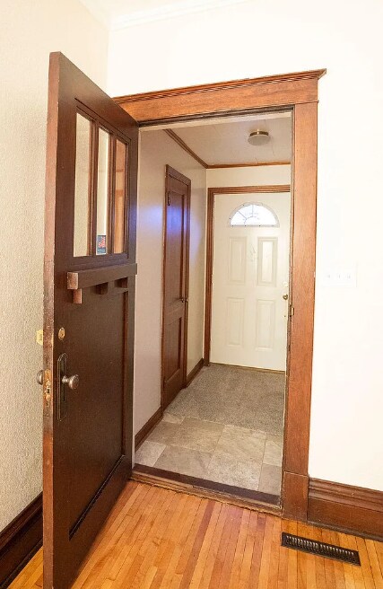 Photo - 505 3rd Ave NE