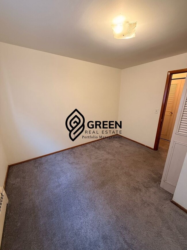 Photo - 450 S Dearborn Ave Unit 7