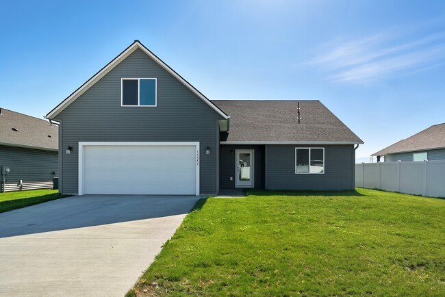 Photo - 11557 Railway Ave