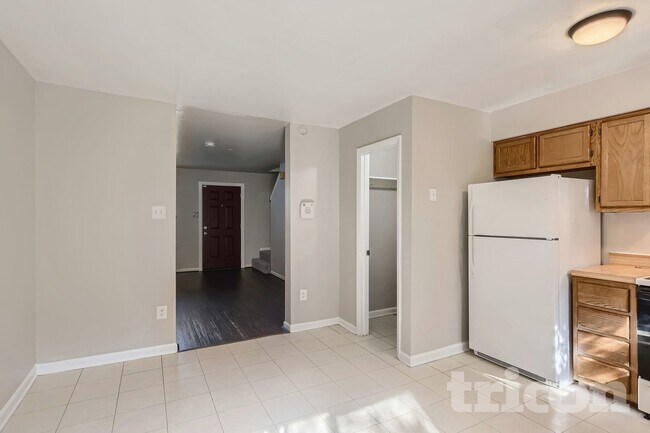 Photo - 639 Glynock Pl