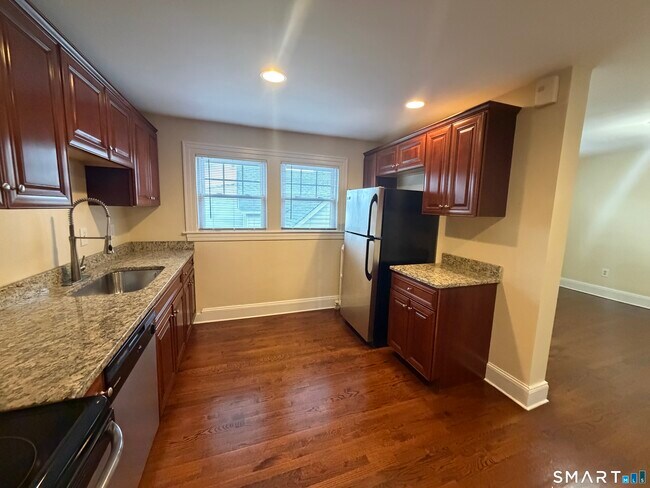 Photo - 786 Farmington Ave Unit 3rd Floor