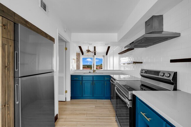 Photo - 402 Hi Stirrup