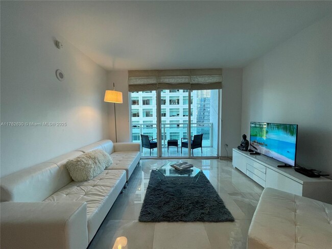 Photo - 950 Brickell Bay Dr Unidad 1402 Rental