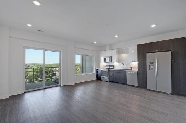 Building Photo - 4361 S Congress Ave Unit 413