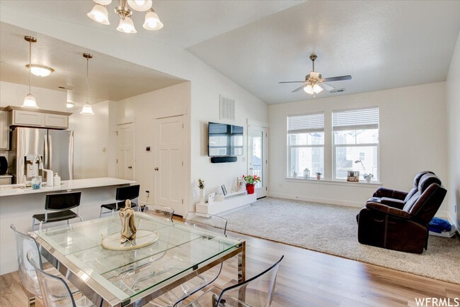 Building Photo - Condo in Saratoga Springs master planned community.