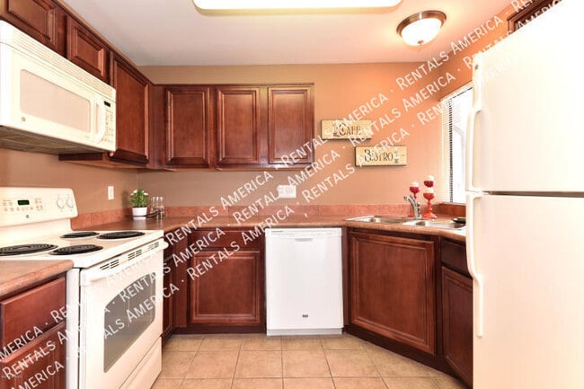 Photo - 10115 E Mountain View Rd Unidad 1068