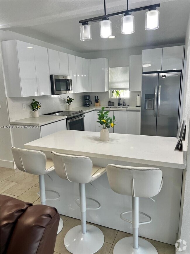 Building Photo - 1270 SW 29th St Rental