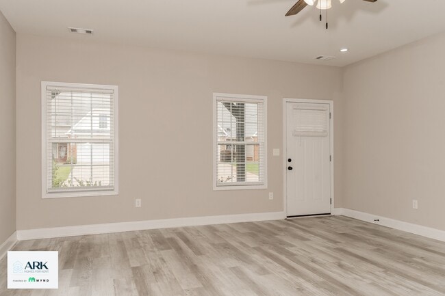 Photo - 219 Beau Claire Cir