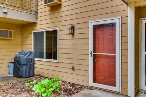Building Photo - 2010 Ridge Dr Unit 13 Rental