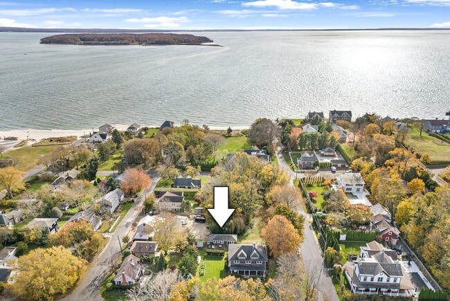 Building Photo - 16640 Main St