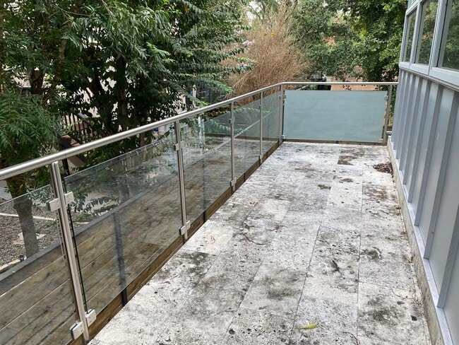 Photo - 1605 Newfield Ln