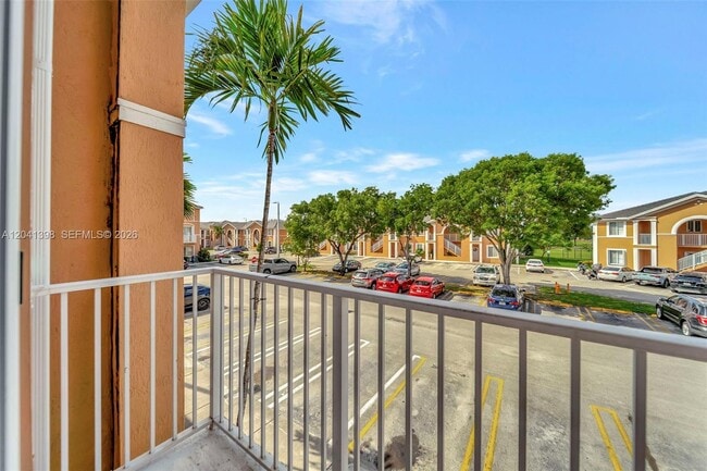 Photo - 17620 NW 73rd Ave Unidad 205-17