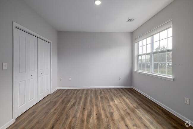 2BR, 2BA - 1,010SF - Primary Bedroom