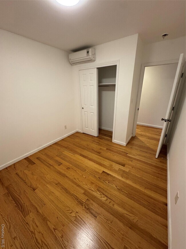 Photo - 9-14 College Point Blvd Apartamento Unidad Fl1