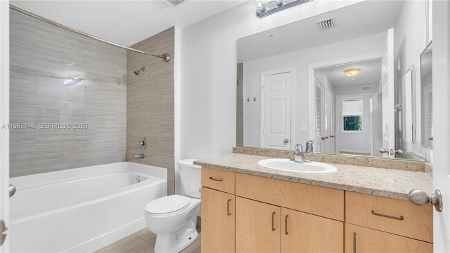 Photo - 533 NE 3rd Ave Unidad 140