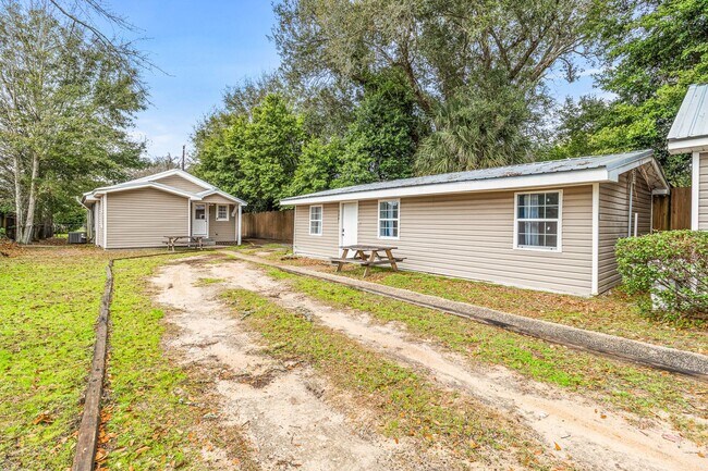908 N 57th Ave Unit B