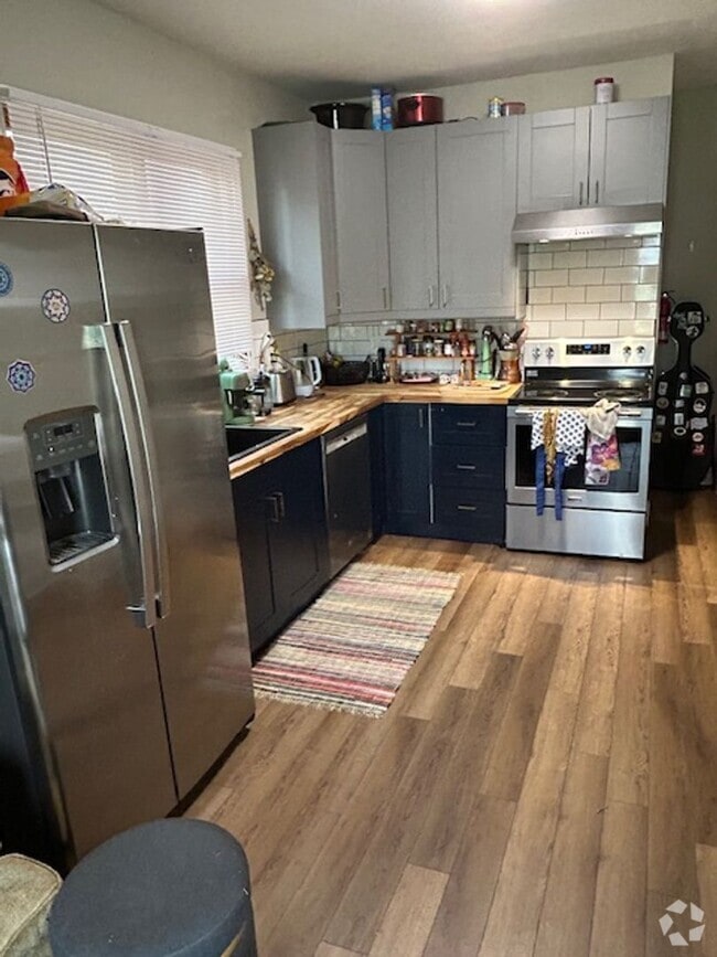 Building Photo - Contemporary 1BR/1BA - Location Meets Styl... Unit 2 Rental