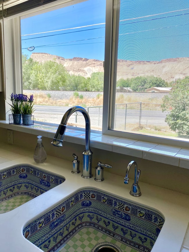 Photo - 3637 Front St