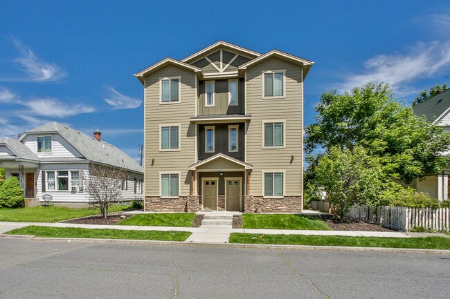 Building Photo - 915 E Augusta Ave Unit #1 Rental