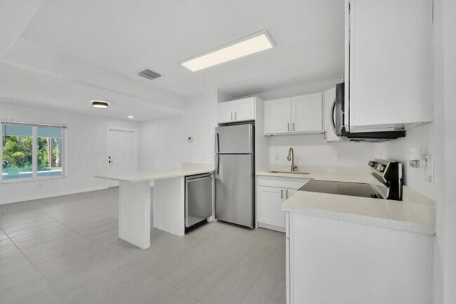 Photo - 1108 NE 16th St