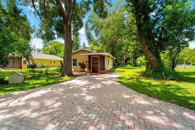 Building Photo - 5709 Lake Le Clare Rd Rental