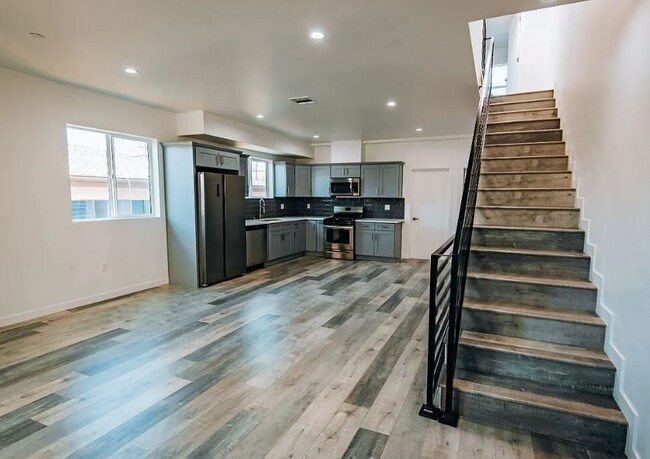 Building Photo - 156 Mariposa Ave Unit 1/2 Rental