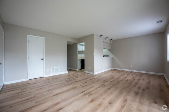 2BR, 2BA - 840SF - Living Room
