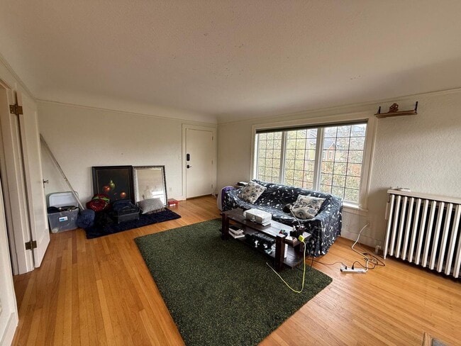 Photo - 1 Bed 1 Bath Top Floor Wallingford Condo! Unit 4