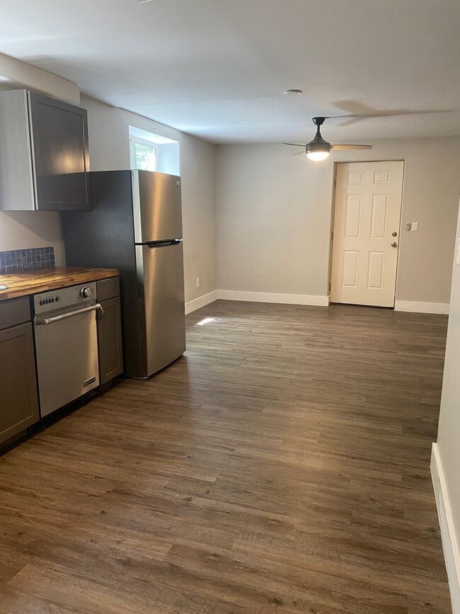 Building Photo - Victor Basement apartment