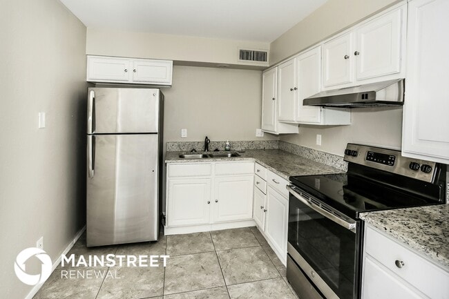 Photo - 8209 S 24th Way