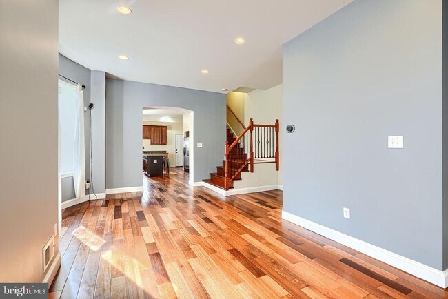 Photo - 2200 Brookfield Ave