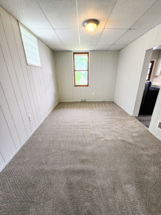 Photo - 2937 Chester St