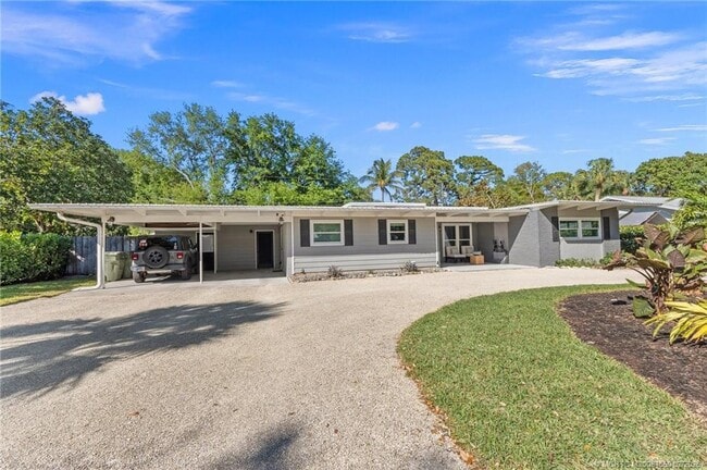 Photo - 530 S Manor Dr