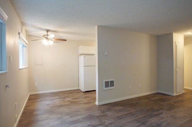 Photo - 1523 SE Stark St Unit 1523