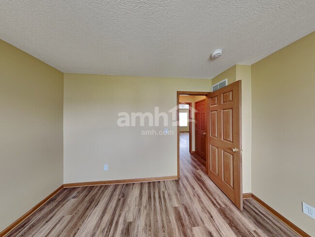 Photo - 6764 Annelise Ln