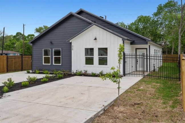 Photo - 929 Marjorie St Unit SI ID1060806P