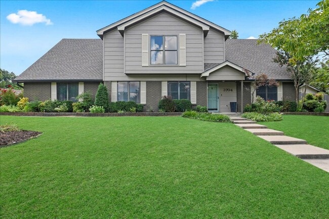 Photo - Beautiful two Story home in Windsor Park S...