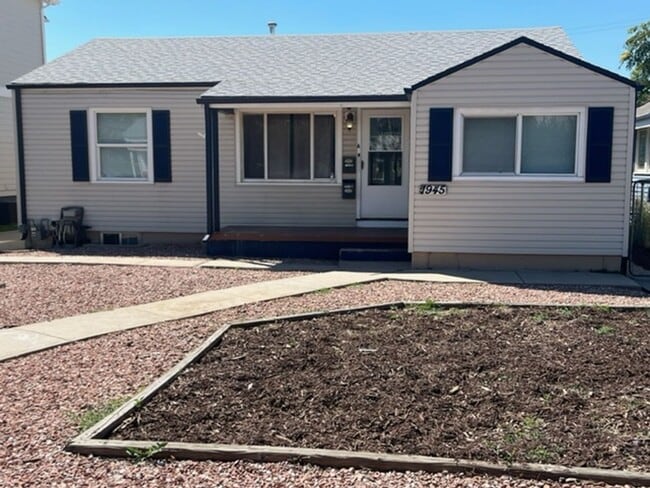 Photo - $0 DEPOSIT OPTION. 3BED/1BATH WITH ONE CAR GARAGE NEAR ANSCHUTZ MEDICAL CAMPUS