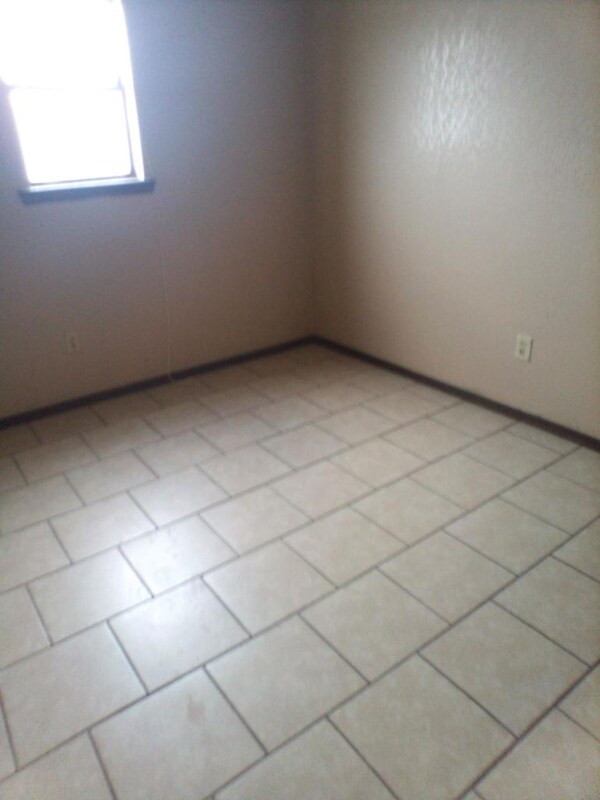 Photo - 902 Cynthia St Unidad 50