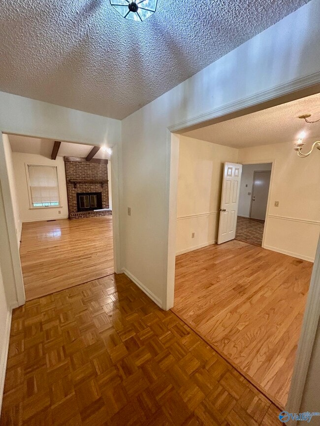 Photo - 137 Oakcrest Rd