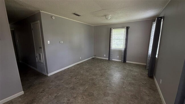 Photo - 806 W 8th St