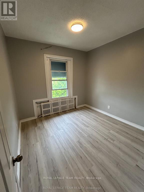 Photo - 883 Somerset St W Unit 6