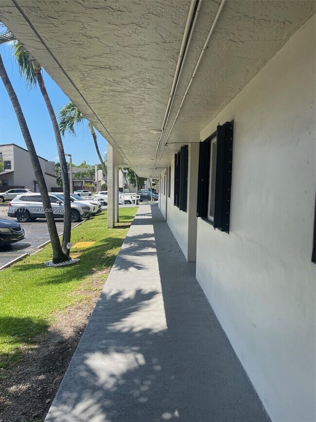 Photo - 10290 NW 9th St Cir Unidad 113