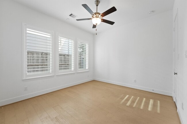 Photo - 3504 Bridgewater Oaks Ln