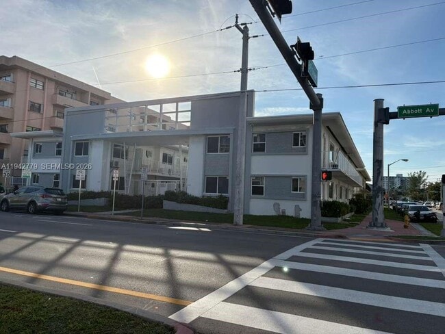 Building Photo - 6890 Abbott Ave Unit 4B