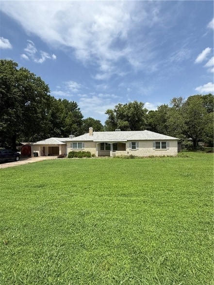 Building Photo - 1918 W Wedington Dr Rental