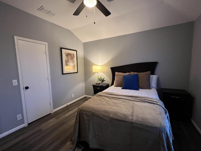 Photo - 4718 Dorchester Heights Ln