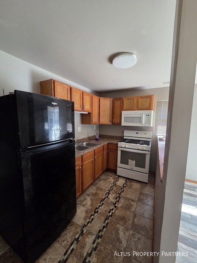 Building Photo - 926 Greenwood Ave Unit 2