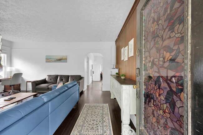 Photo - 2678 Post St